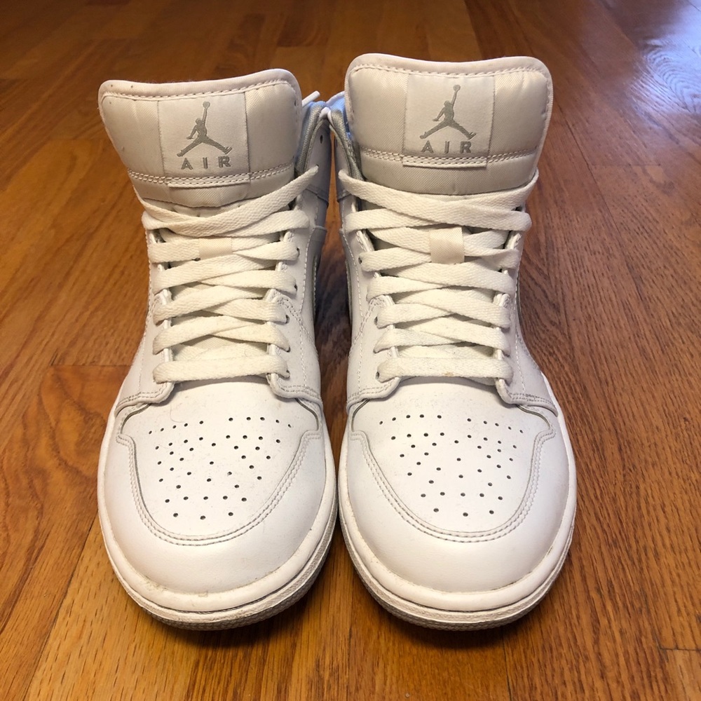 Nike Air Size 8 - White